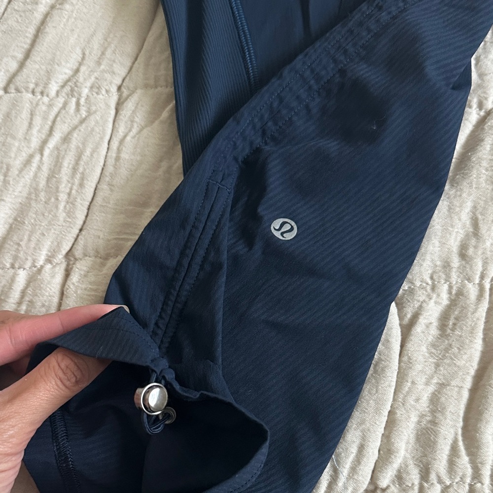 Lululemon Navy Joggers 12 - Picture 2 of 6